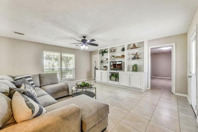 3358 County Road 172, Alvin, TX 77511