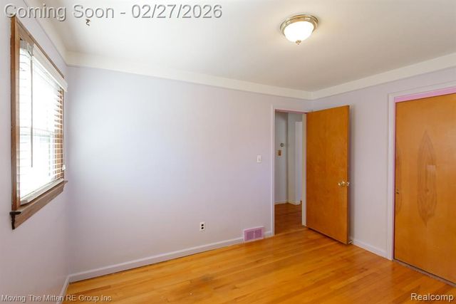 6735 Whitby Street, Garden City, MI 48135