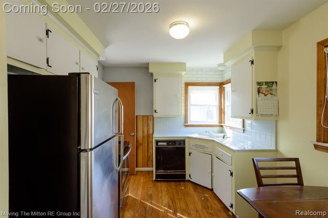 6735 Whitby Street, Garden City, MI 48135