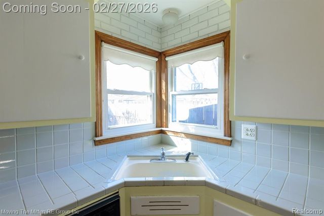 6735 Whitby Street, Garden City, MI 48135