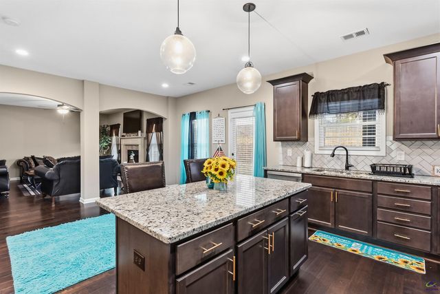 103 Hidesta Court, Kathleen, GA 31047