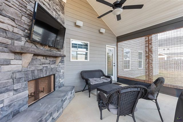 103 Hidesta Court, Kathleen, GA 31047