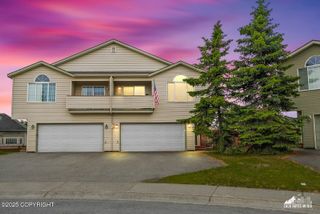 290 Whisper Ridge Circle, #B, Anchorage, AK 99504