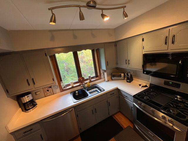 10278 SOUTHWEST Highway 2C, Chicago Ridge, IL 60415