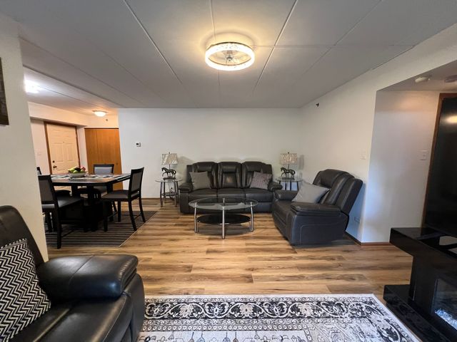 10278 SOUTHWEST Highway 2C, Chicago Ridge, IL 60415