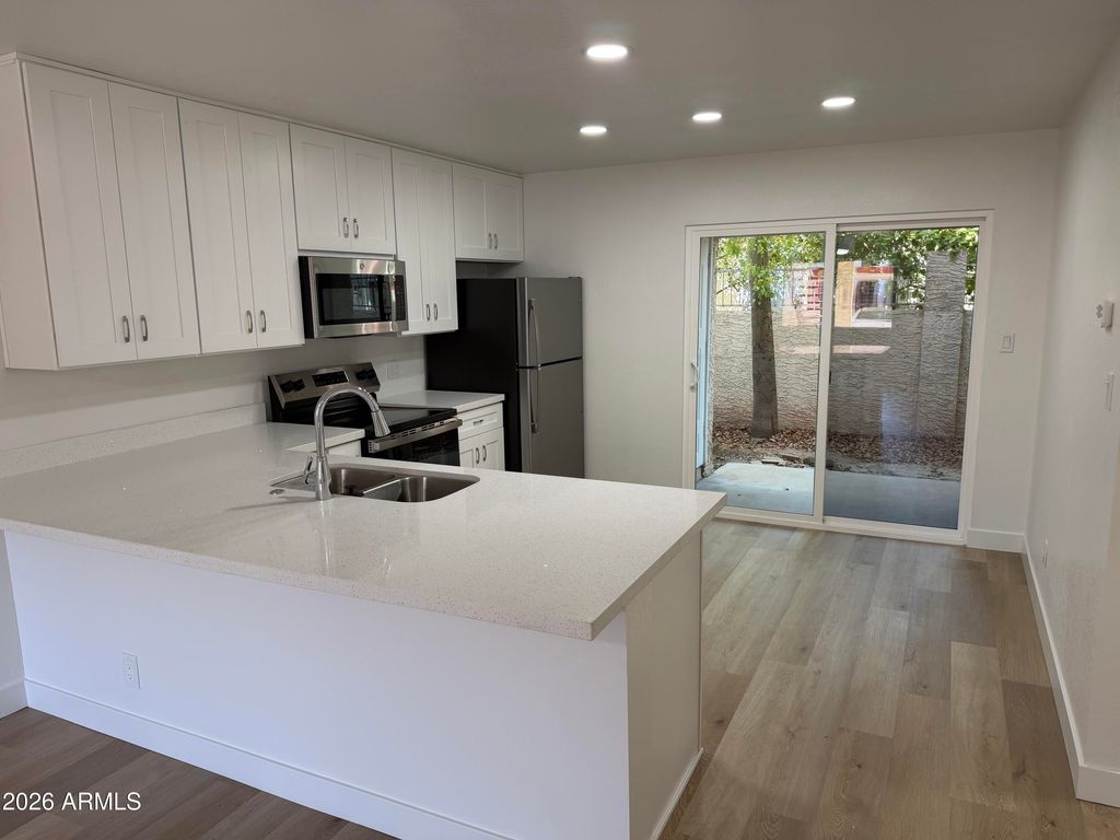 510 W UNIVERSITY Drive 119, Tempe, AZ 85281