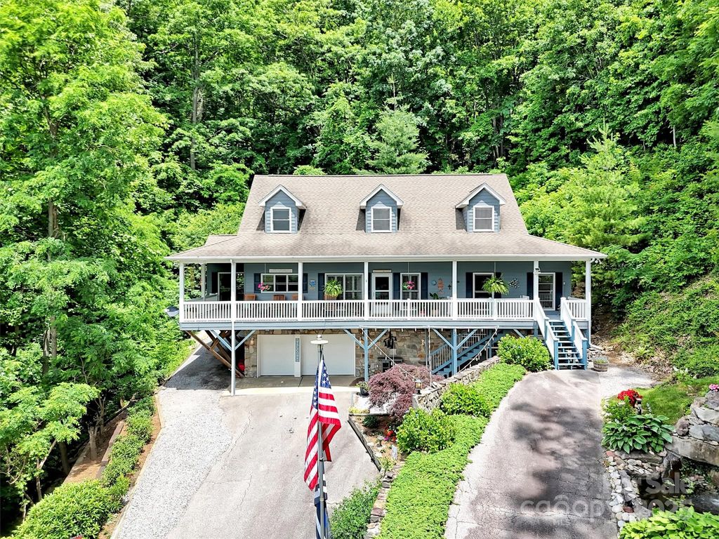 28 Mountain Breeze Drive, Maggie Valley, NC 28751