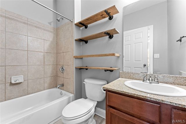 3218 Veterans Memorial 714, Tuscaloosa, AL 35404