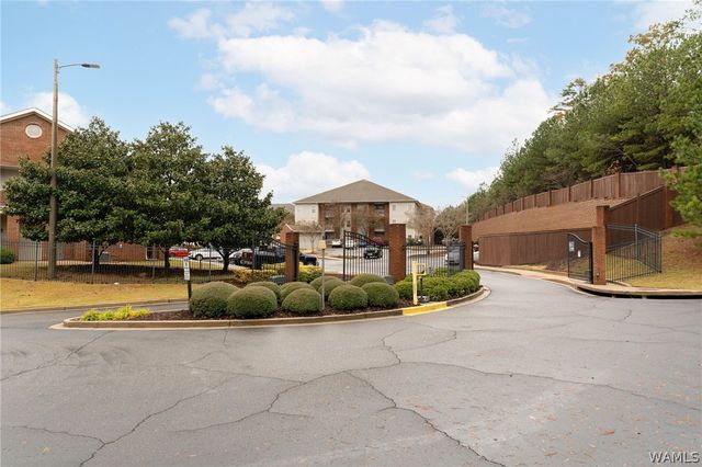 3218 Veterans Memorial 714, Tuscaloosa, AL 35404