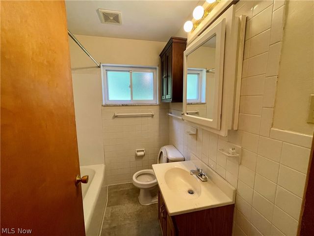 145 Circle Drive, Weirton, WV 26062