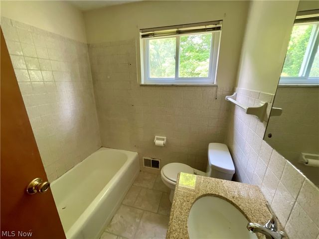 145 Circle Drive, Weirton, WV 26062
