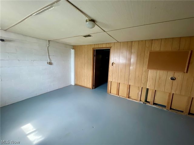 145 Circle Drive, Weirton, WV 26062