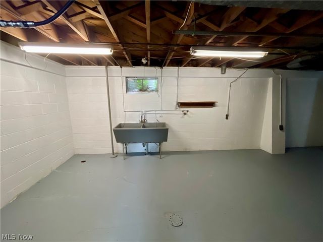 145 Circle Drive, Weirton, WV 26062