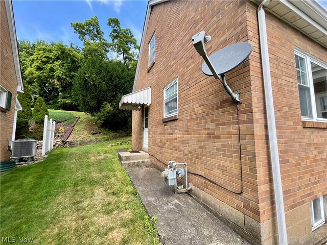 145 Circle Drive, Weirton, WV 26062