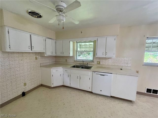 145 Circle Drive, Weirton, WV 26062