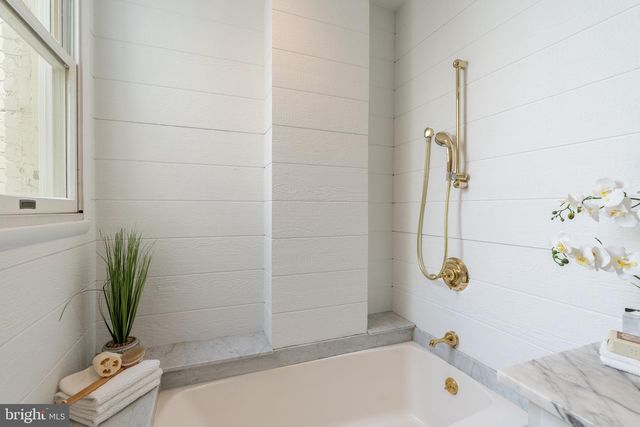 1683 35TH ST NW, Washington, DC 20007