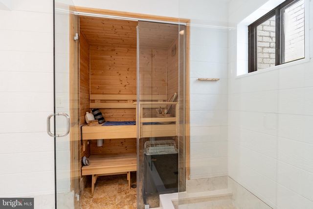 1683 35TH ST NW, Washington, DC 20007