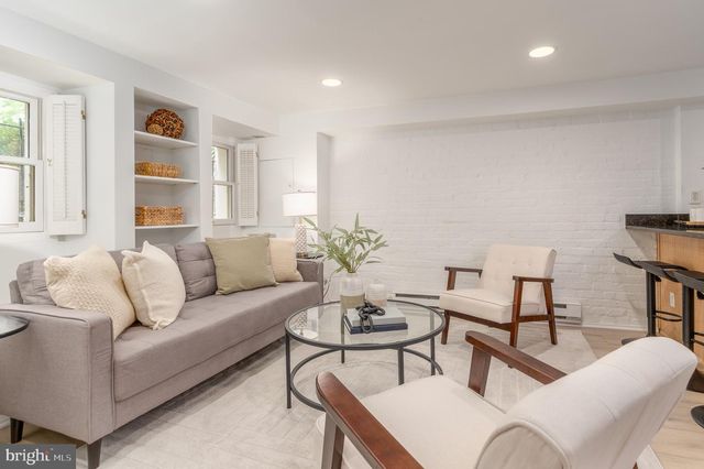 1683 35TH ST NW, Washington, DC 20007