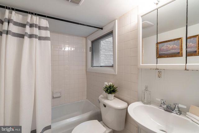 1683 35TH ST NW, Washington, DC 20007