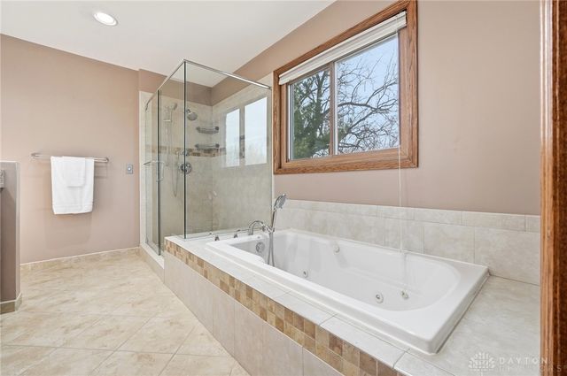 8784 Eagle Ridge Drive, West Chester, OH 45069