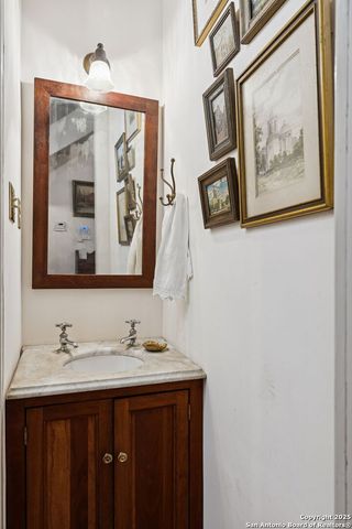 276 E Coll, New Braunfels, TX 78130