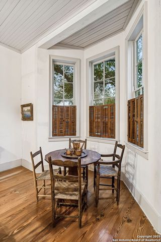 276 E Coll, New Braunfels, TX 78130