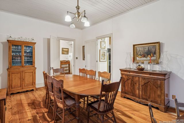 276 E Coll, New Braunfels, TX 78130