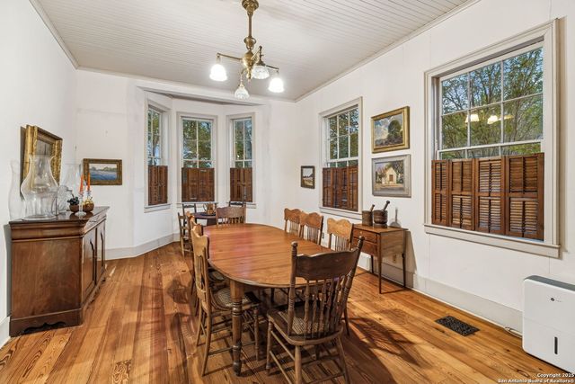 276 E Coll, New Braunfels, TX 78130