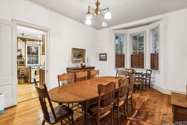 276 E Coll, New Braunfels, TX 78130