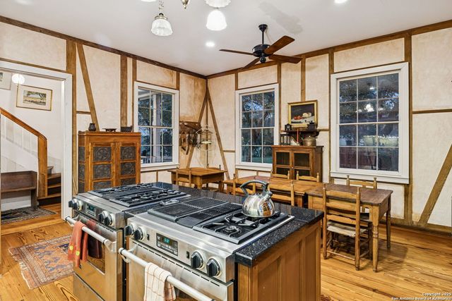 276 E Coll, New Braunfels, TX 78130