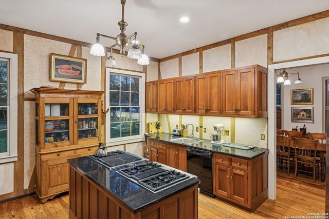 276 E Coll, New Braunfels, TX 78130