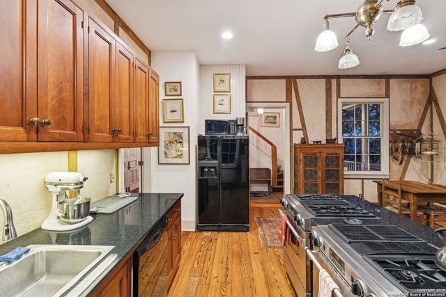 276 E Coll, New Braunfels, TX 78130