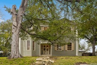 276 E Coll, New Braunfels, TX 78130