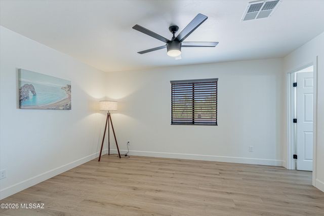 9316 N Eagle Dancer Drive, Tucson, AZ 85742