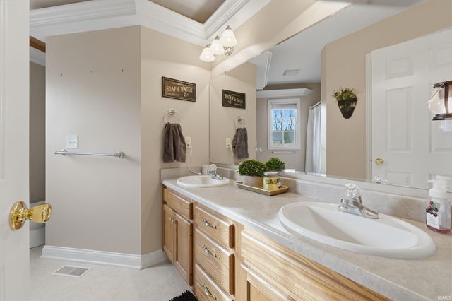 15905 Lebaron Lane, Huntertown, IN 46748