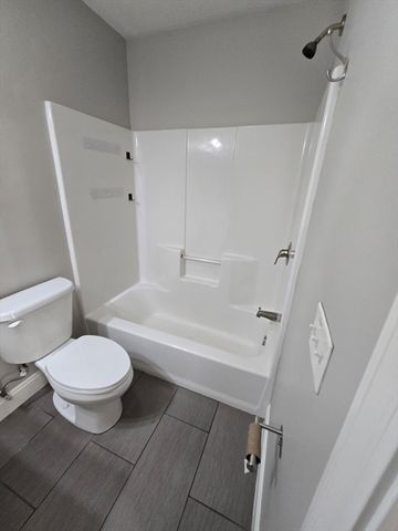 9 Needhams Landing Road 404, Lynn, MA 01905