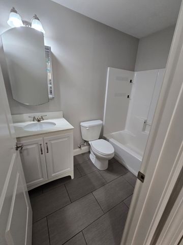 9 Needhams Landing Road 404, Lynn, MA 01905