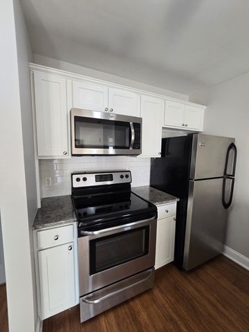 9 Needhams Landing Road 404, Lynn, MA 01905