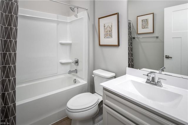 2113 Mainsail DR, Carrollton, VA 23314