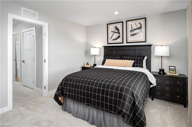 2113 Mainsail DR, Carrollton, VA 23314