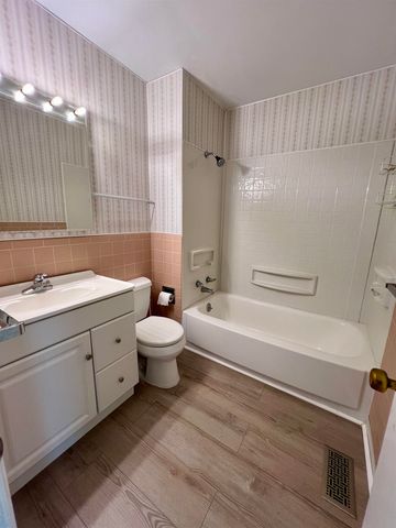 821 E 10th, Winfield, KS 67005