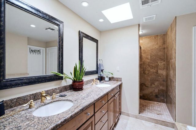 4045 E CAMBRIDGE Avenue, Phoenix, AZ 85008