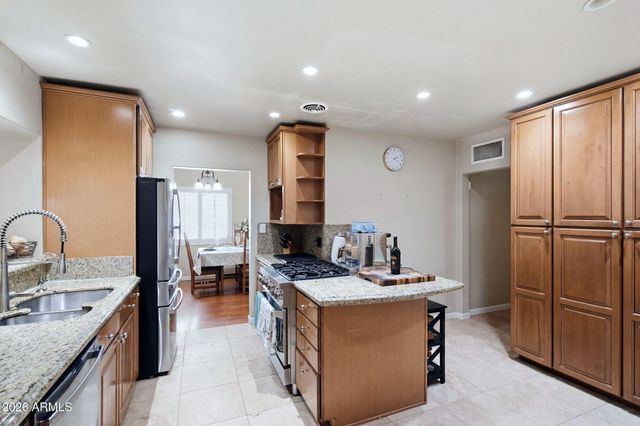 4045 E CAMBRIDGE Avenue, Phoenix, AZ 85008