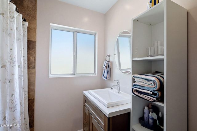 4045 E CAMBRIDGE Avenue, Phoenix, AZ 85008