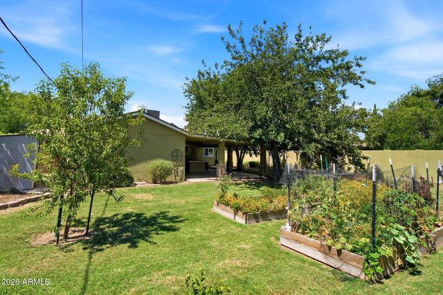 4045 E CAMBRIDGE Avenue, Phoenix, AZ 85008