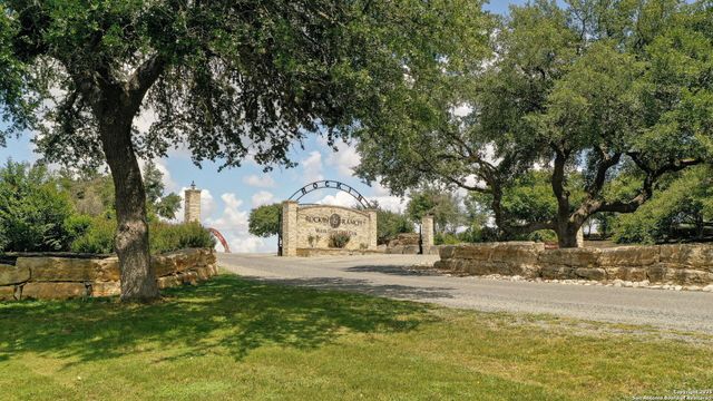 LOT 1085 G.K. Back, Blanco, TX 78606