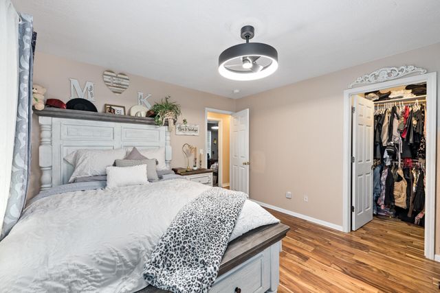 18 Scholarship Way, Medford, OR 97501