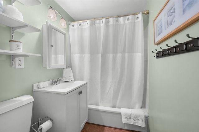 22 Wallace Point, Bourne, MA 02532