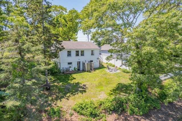22 Wallace Point, Bourne, MA 02532