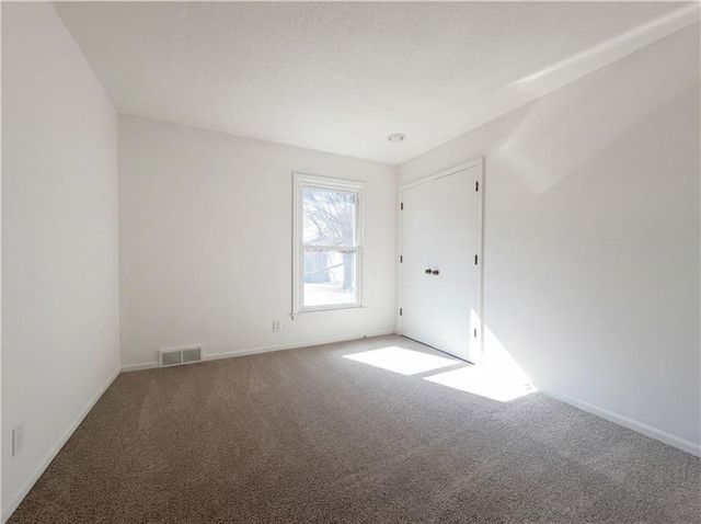 12514 W 101st Street, Lenexa, KS 66215